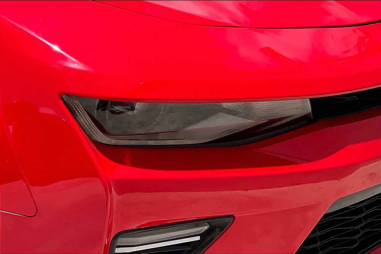 Used 2018 Chevrolet Camaro SS RWD image 30