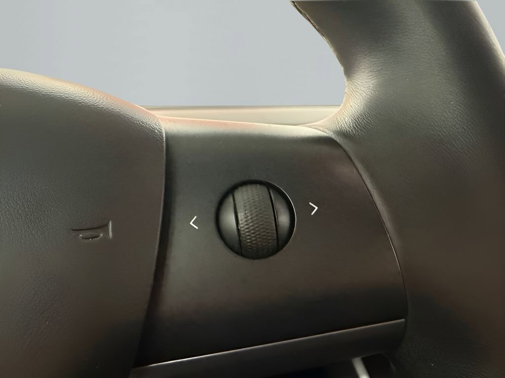 Used 2018 Tesla Model 3 Long Range RWD image 18
