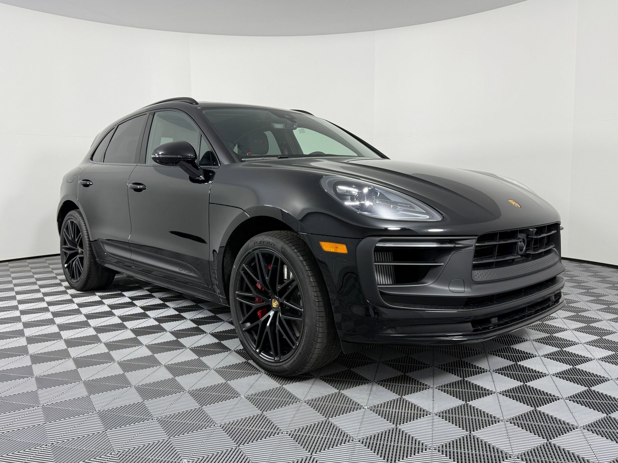 New 2026 Porsche Macan GTS AWD/4WD image 7