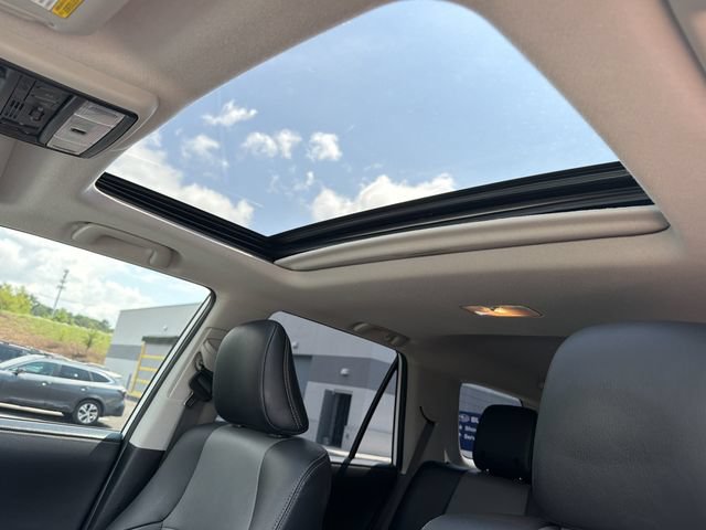 Used 2021 Toyota 4Runner SR5 Premium w/ Moonroof Package AWD/4WD image 25