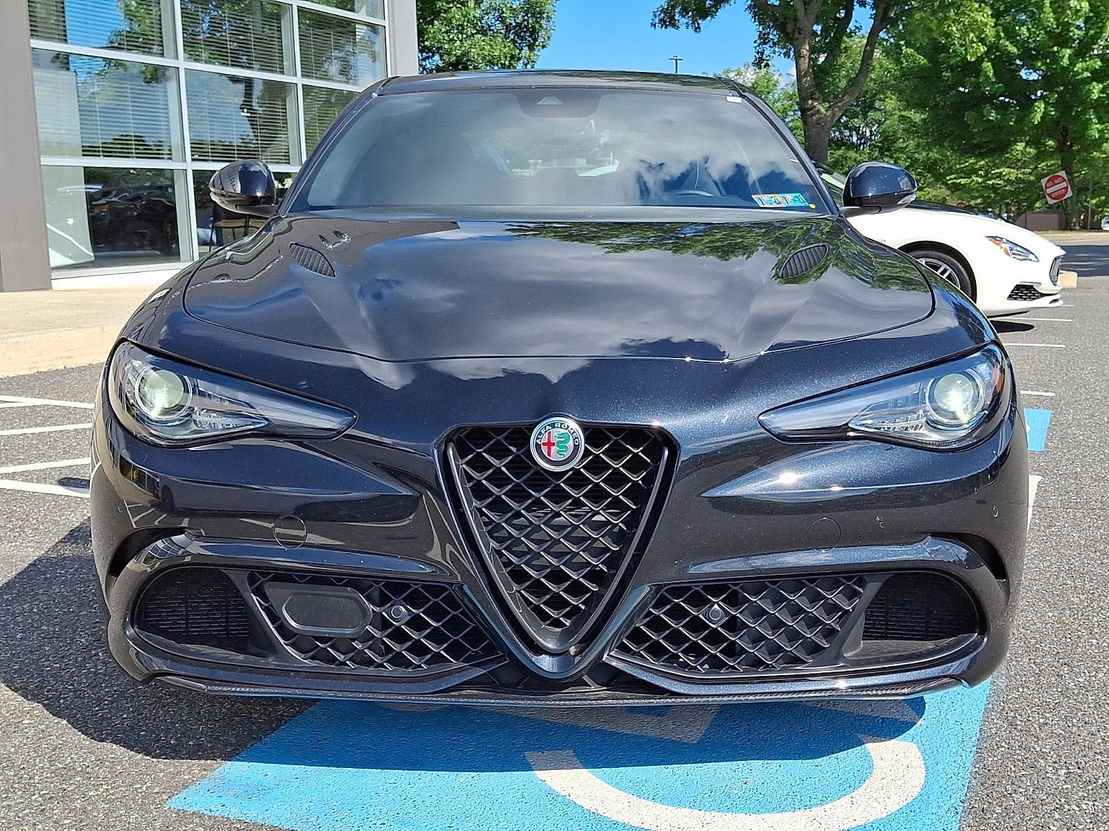 Used 2023 Alfa Romeo Giulia Quadrifoglio RWD image 2