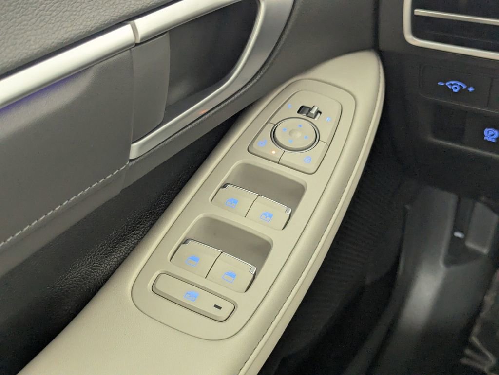 Certified 2025 Hyundai Sonata Limited image 17