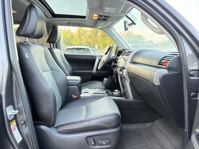 Used 2018 Toyota 4Runner SR5 Premium AWD/4WD image 17