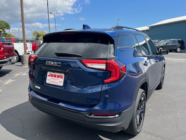 Used 2022 GMC Terrain SLE w/ Driver Convenience Package image 8