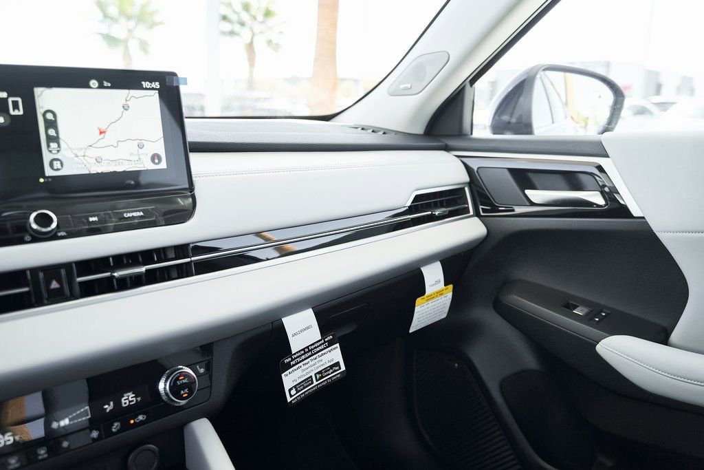Used 2025 Mitsubishi Outlander SE FWD image 52