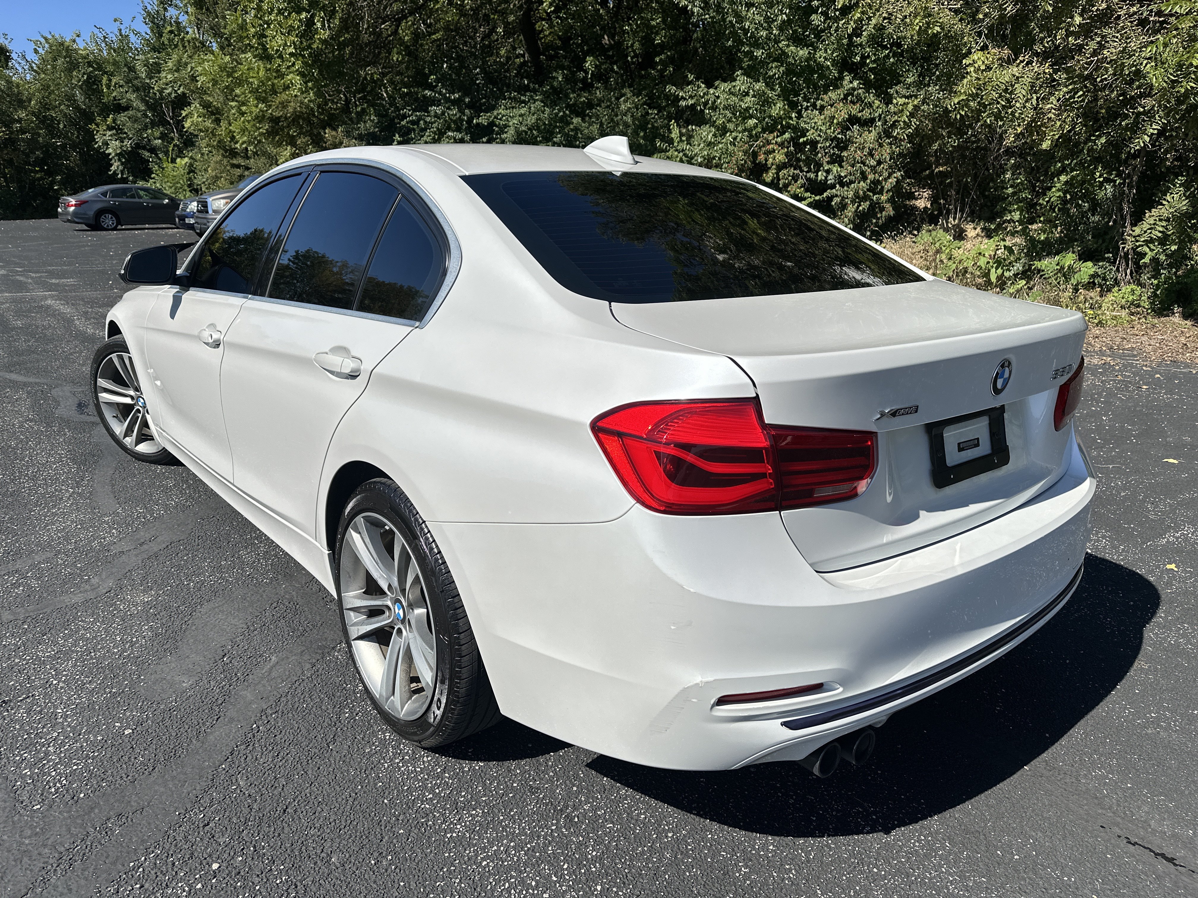 Used 2018 BMW 330i xDrive Sedan w/ Convenience Package AWD/4WD image 5