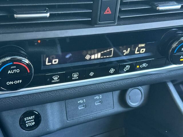 Used 2024 Nissan Rogue SV FWD image 24