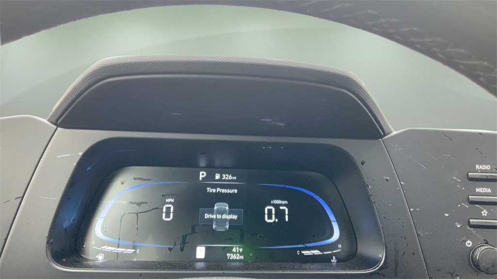 Certified 2025 Hyundai Elantra Sport image 19