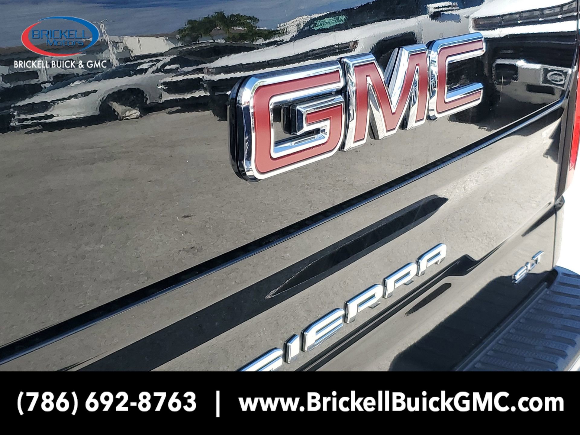 New 2025 GMC Sierra 1500 SLT w/ SLT Convenience Package image 6