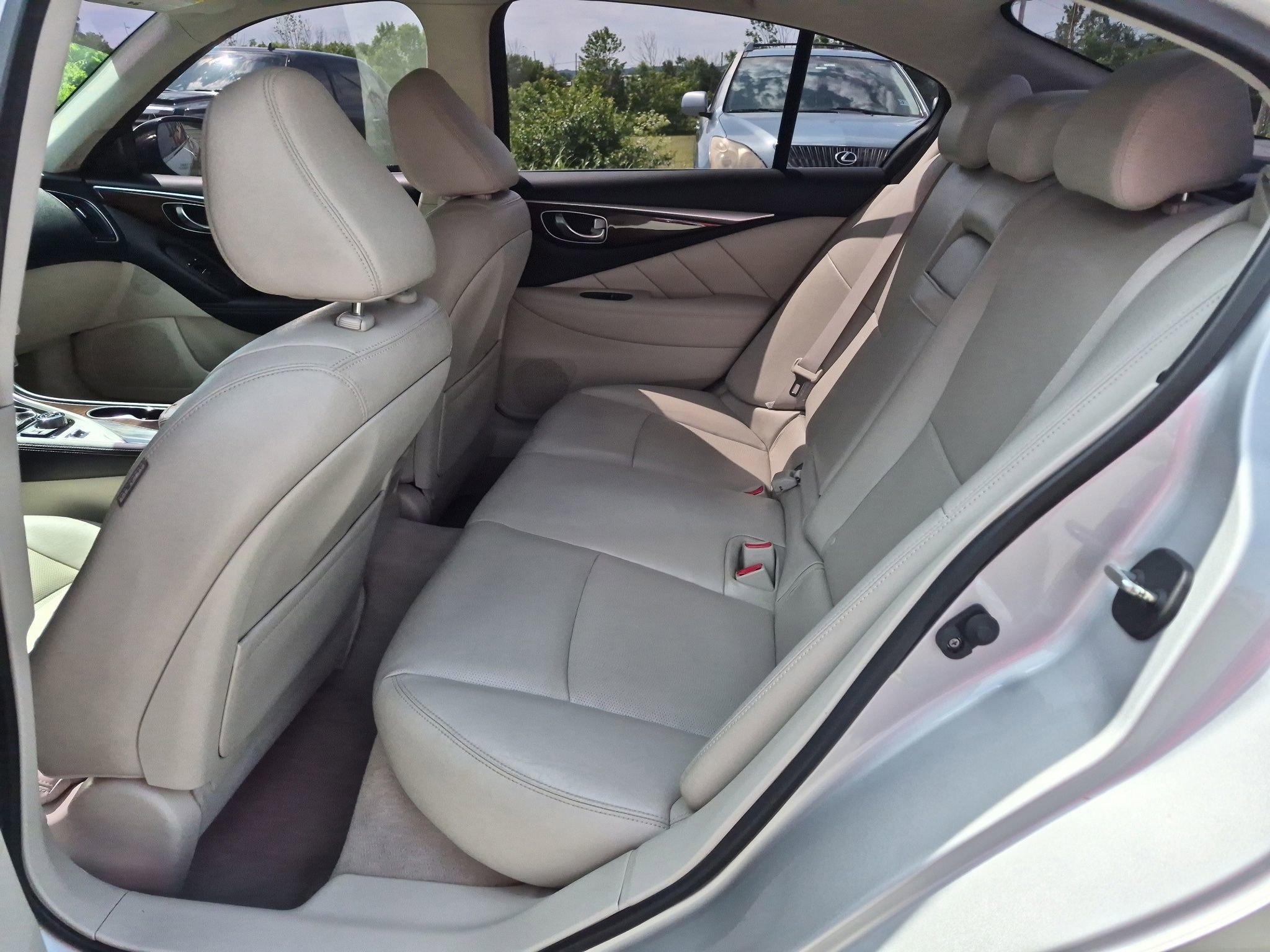 Used 2015 INFINITI Q50 Premium w/ Deluxe Touring Package AWD/4WD image 19
