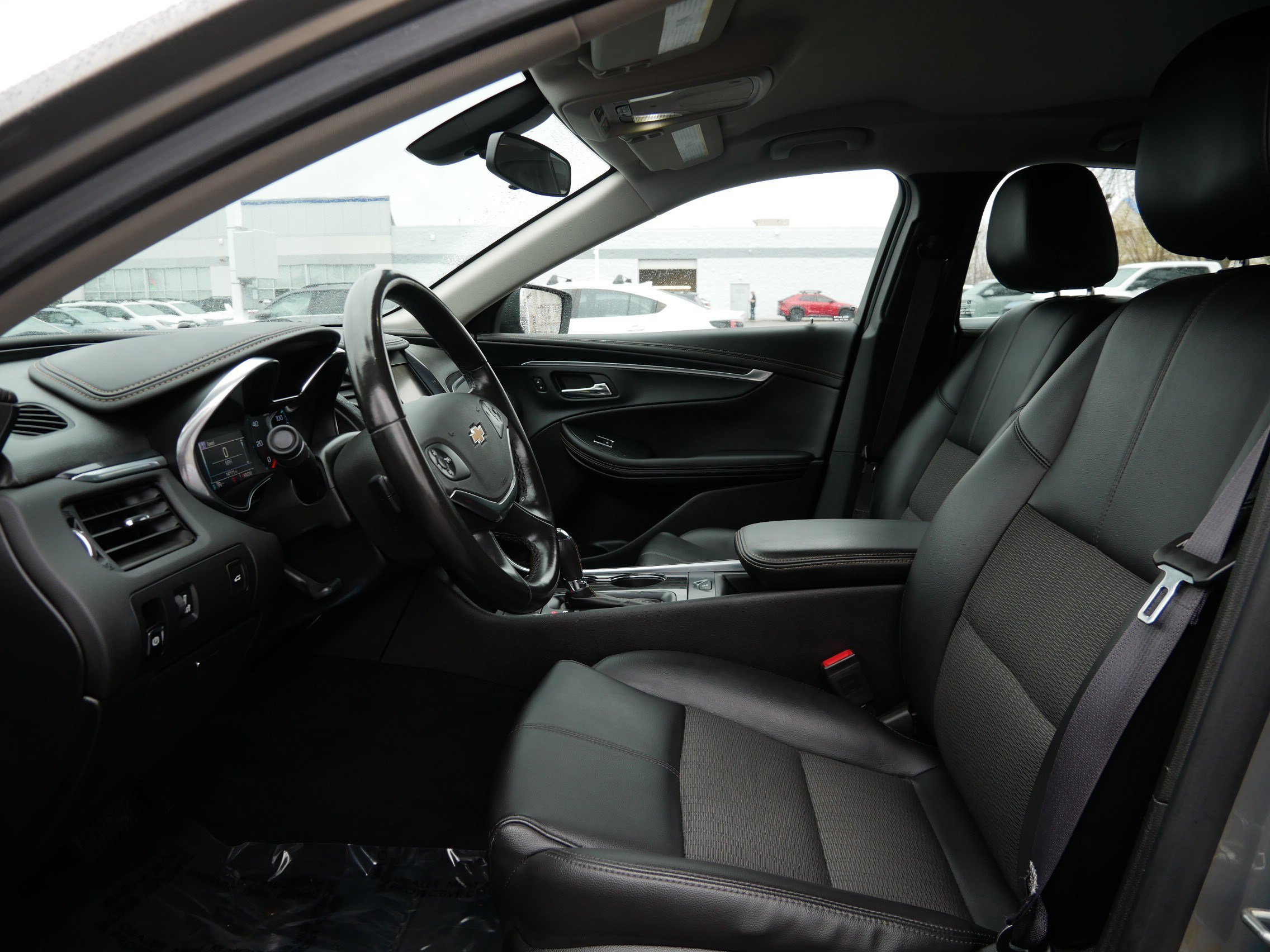 Used 2017 Chevrolet Impala LT FWD image 32