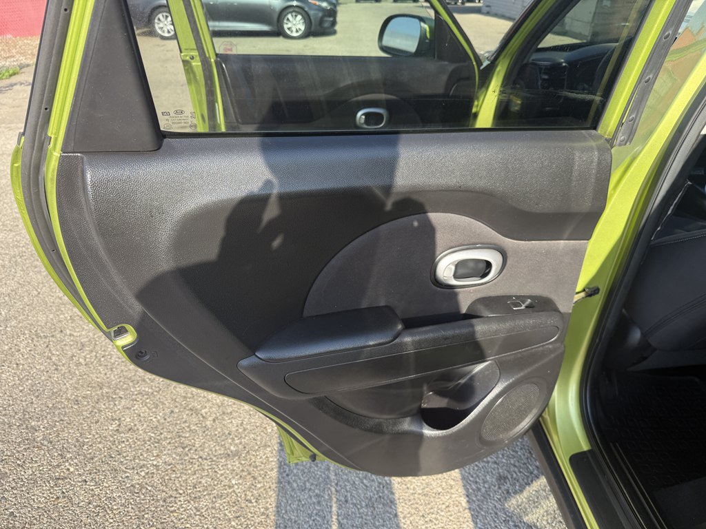 Used 2018 Kia Soul FWD image 13