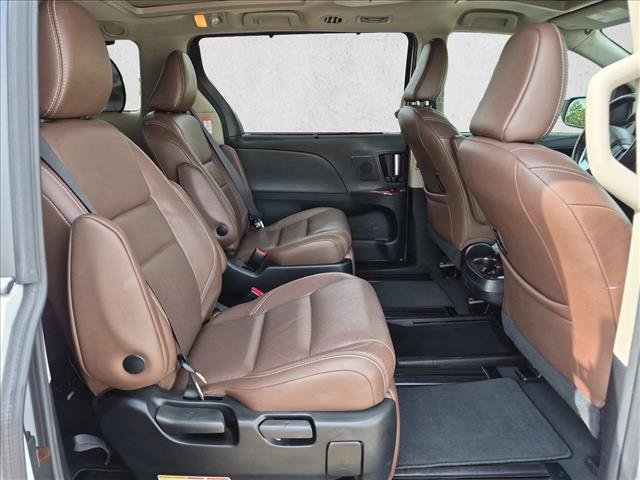 Used 2019 Toyota Sienna Limited Premium FWD image 21