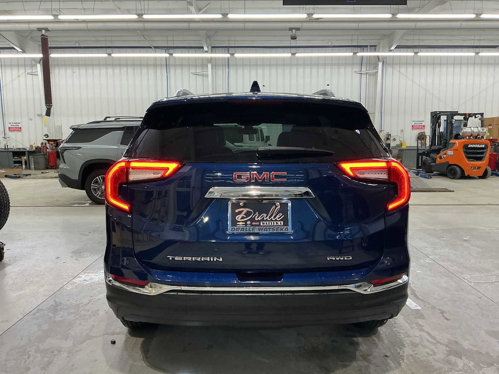 Used 2022 GMC Terrain SLT image 6