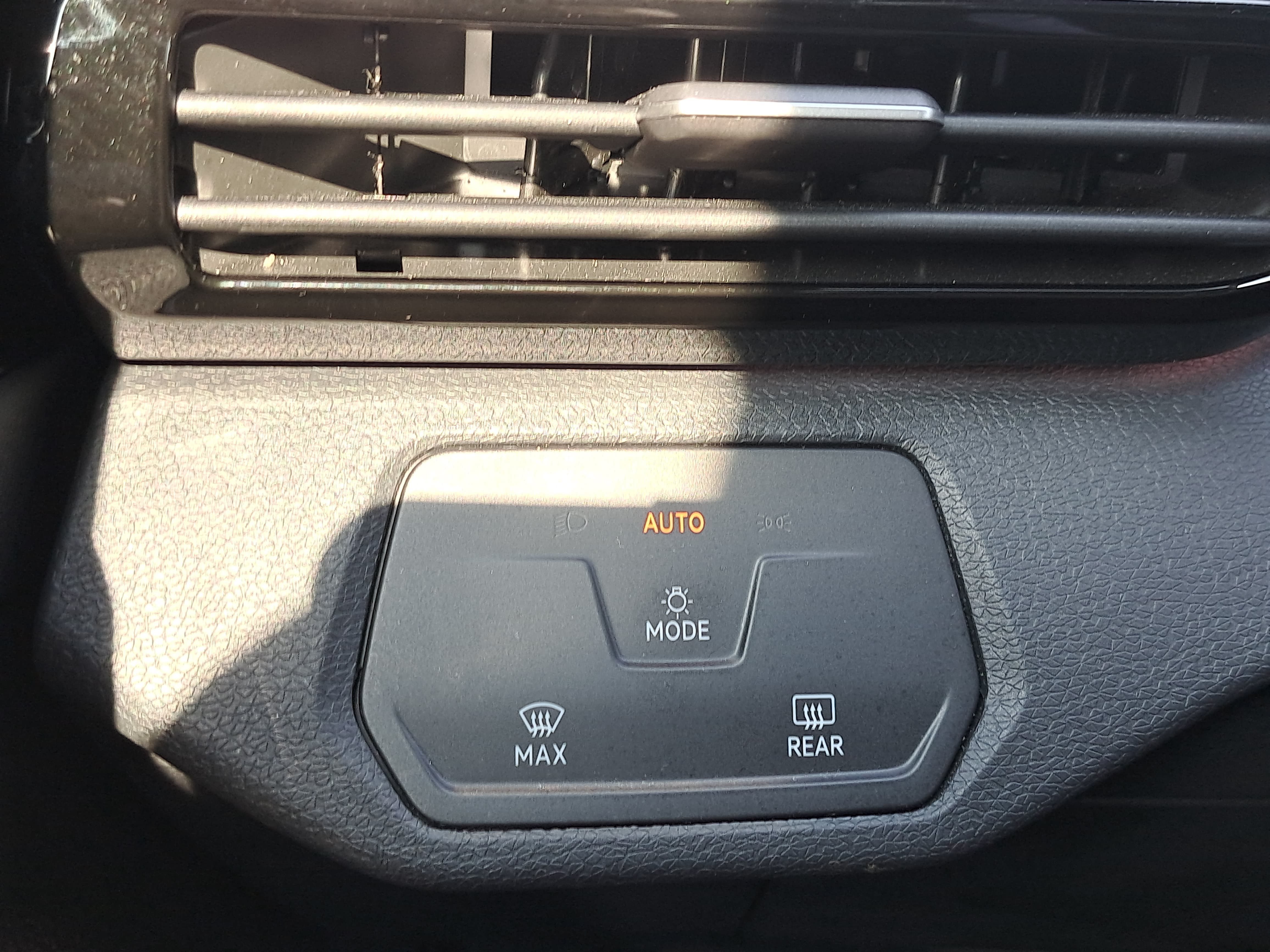 Used 2021 Volkswagen ID.4 Pro RWD image 26