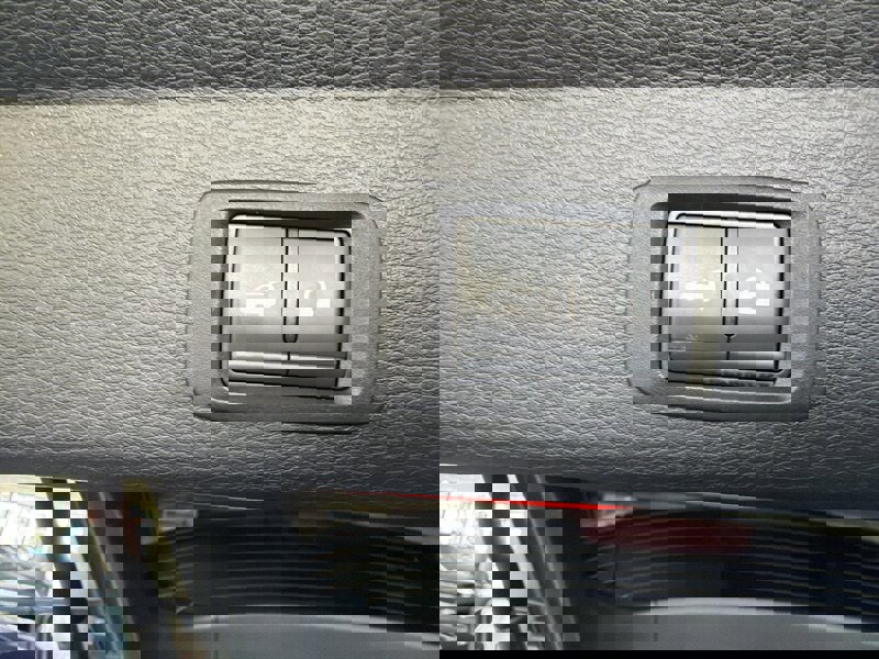 Used 2024 Mitsubishi Outlander SE Black Edition image 27