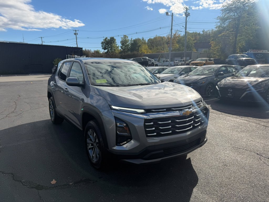 Used 2026 Chevrolet Equinox LT AWD/4WD image 7