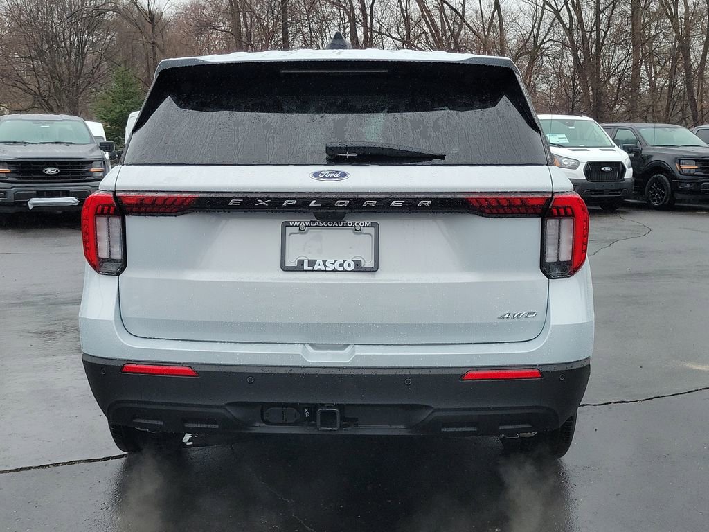 New 2026 Ford Explorer Active image 5