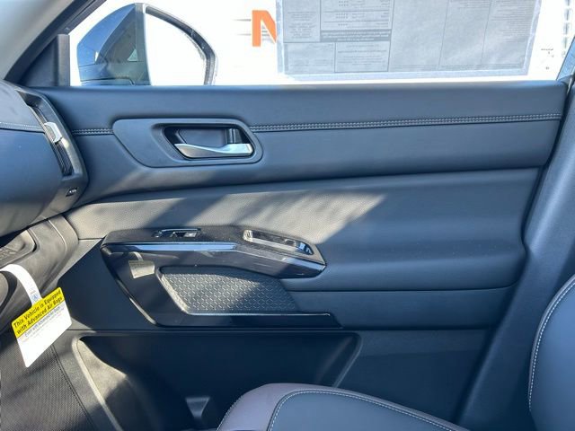 New 2026 Nissan Pathfinder Platinum image 43