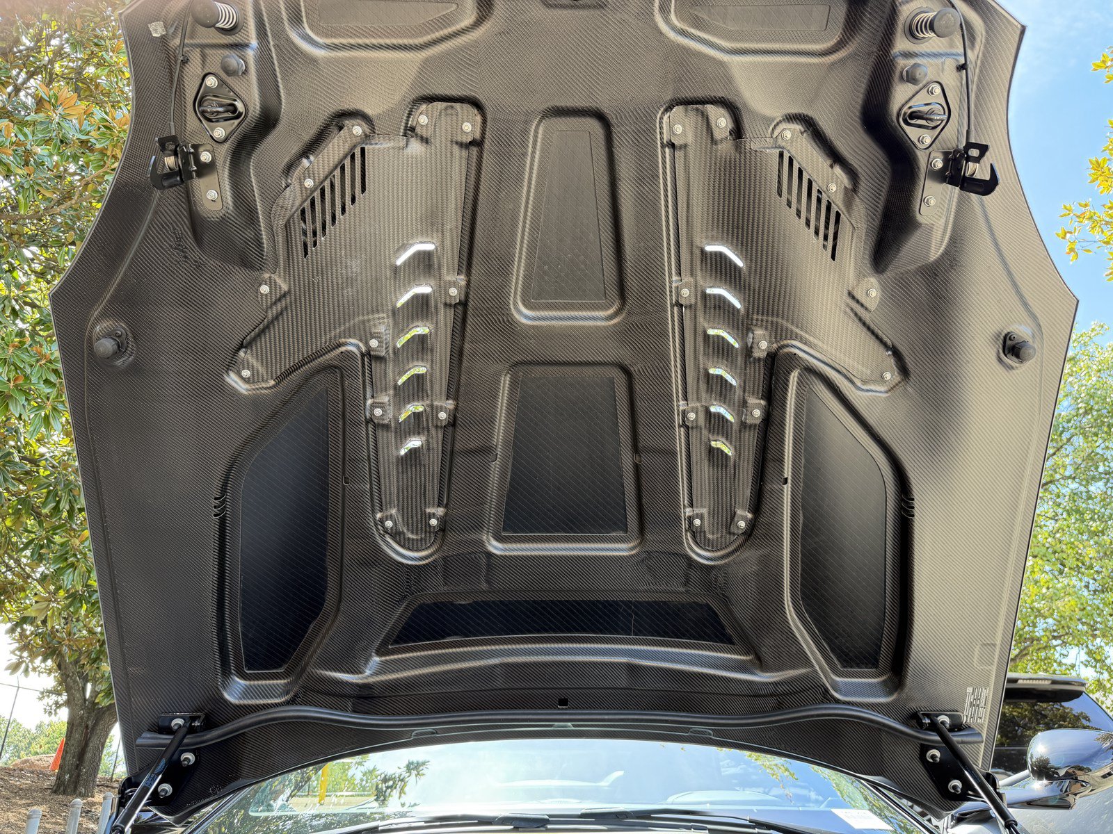 New 2026 Aston Martin Vanquish Convertible RWD image 24
