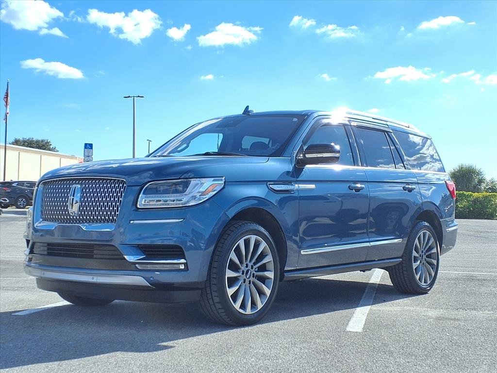 Used 2020 Lincoln Navigator Reserve w/ Luxury Package image 3