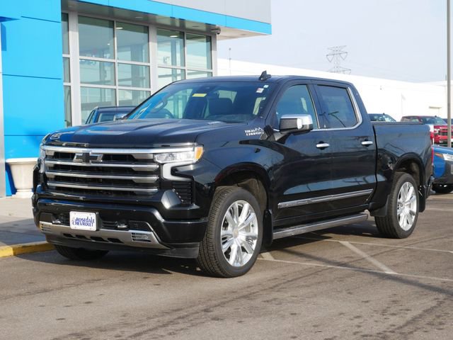 Used 2024 Chevrolet Silverado 1500 High Country w/ High Country Premium Package image 2