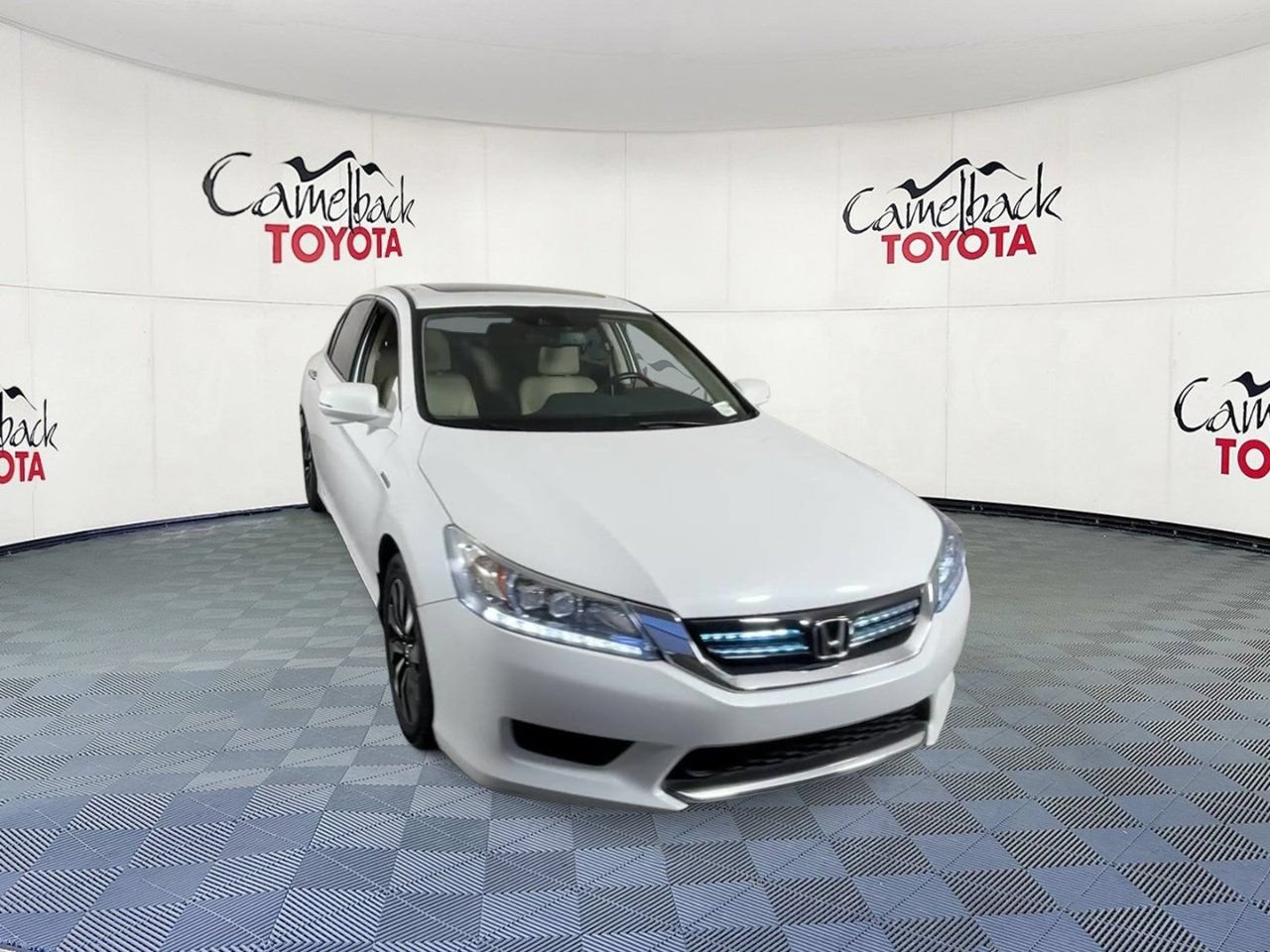 Used 2015 Honda Accord Touring image 4
