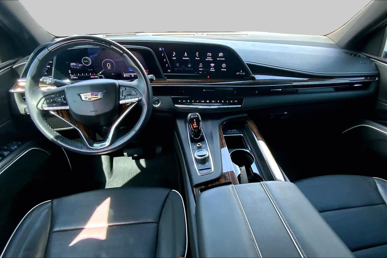 Used 2023 Cadillac Escalade Premium Luxury w/ LPO, Radiant Package AWD/4WD image 16