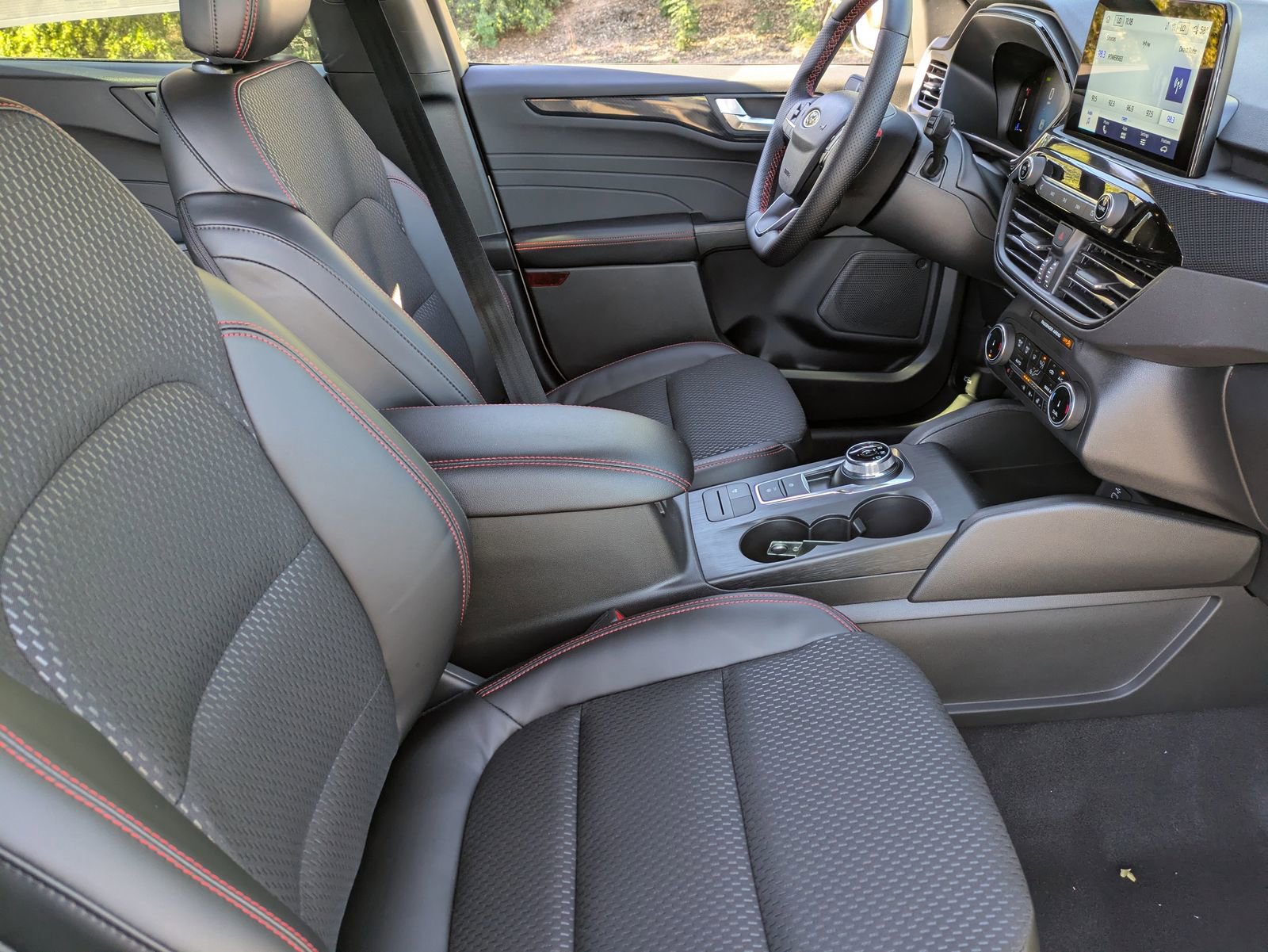 New 2026 Ford Escape ST-Line Select AWD/4WD image 45