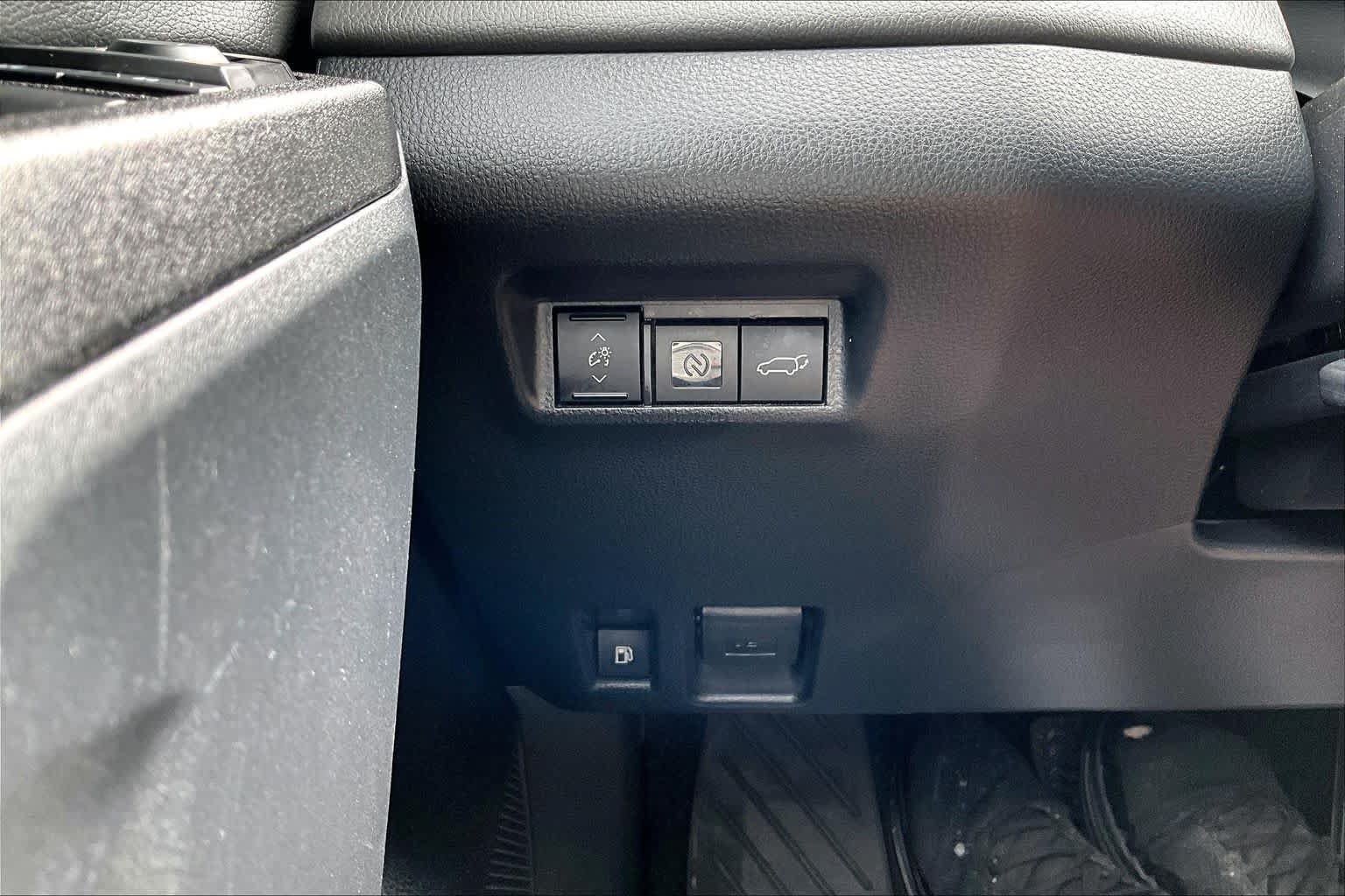 Used 2026 Toyota RAV4 XLE Premium AWD/4WD image 35