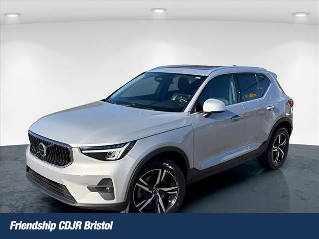 Used 2023 Volvo XC40 B5 Plus