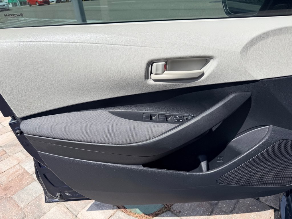 Used 2022 Toyota Corolla LE FWD image 21