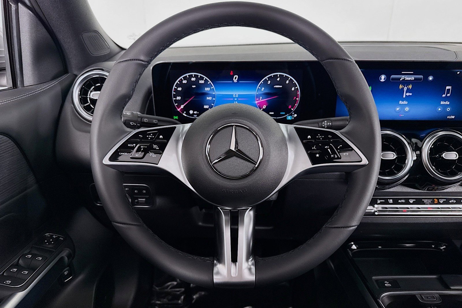 New 2026 Mercedes-Benz GLB 250 image 15