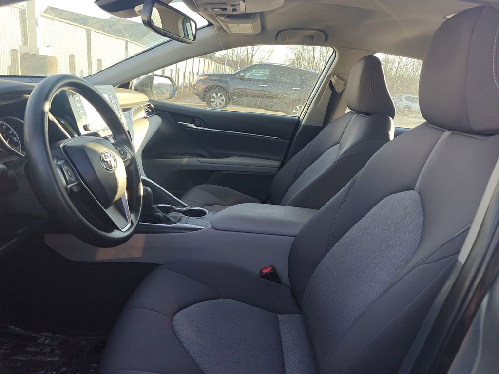 Used 2023 Toyota Camry LE image 6