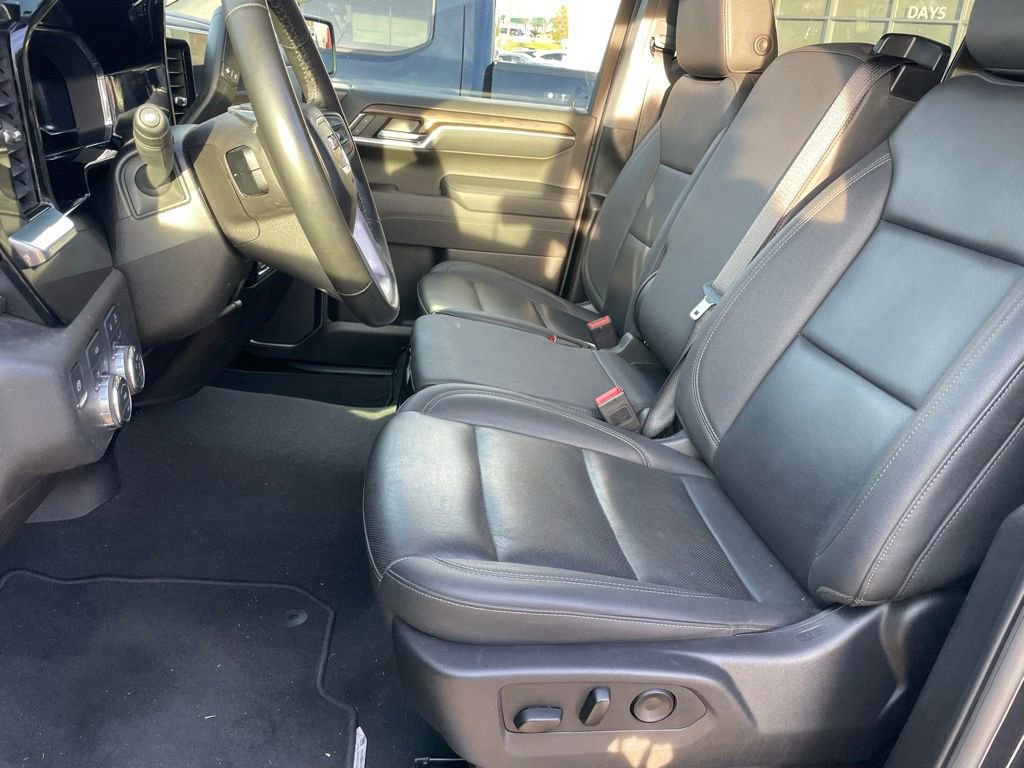 Used 2025 GMC Sierra 1500 SLT image 4