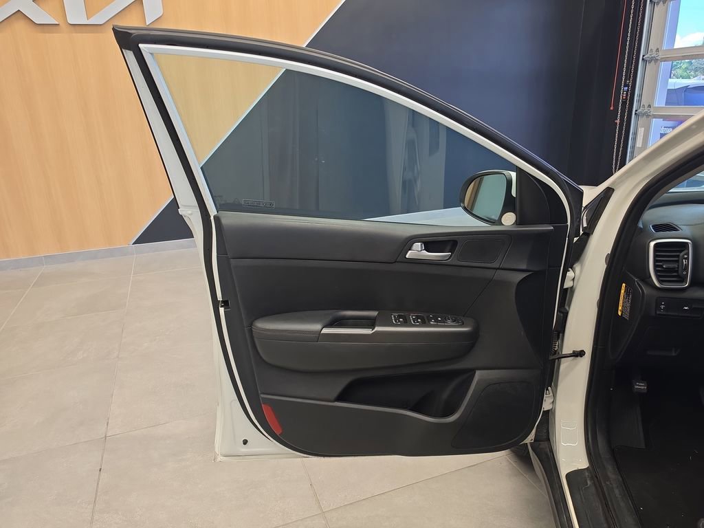 Used 2022 Kia Sportage LX FWD image 14