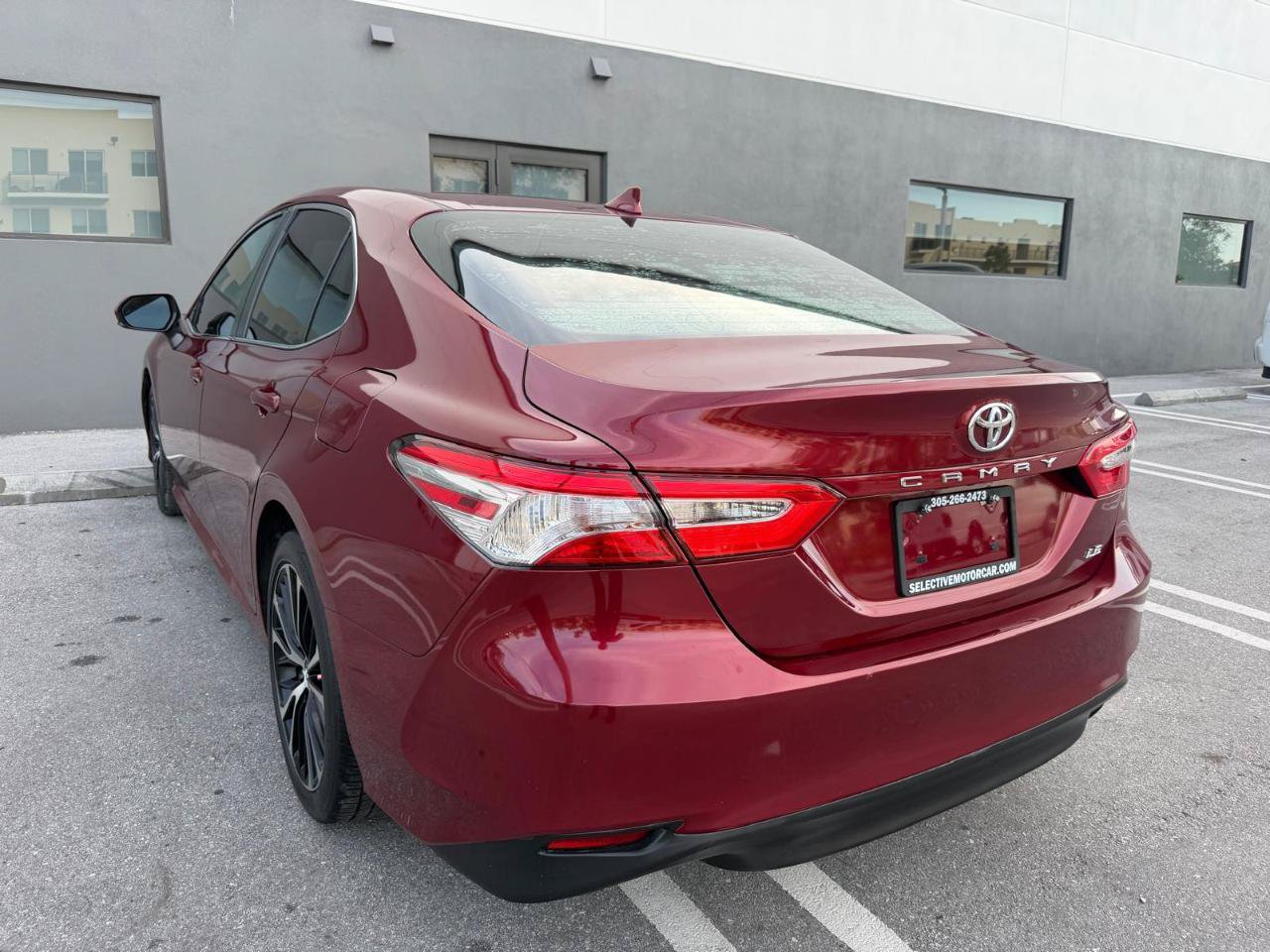 Used 2019 Toyota Camry LE w/ Convenience Package FWD image 6