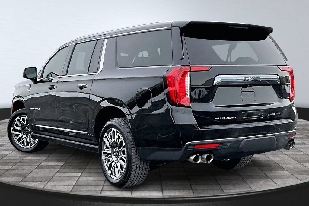 Used 2023 GMC Yukon XL Denali Ultimate AWD/4WD image 13