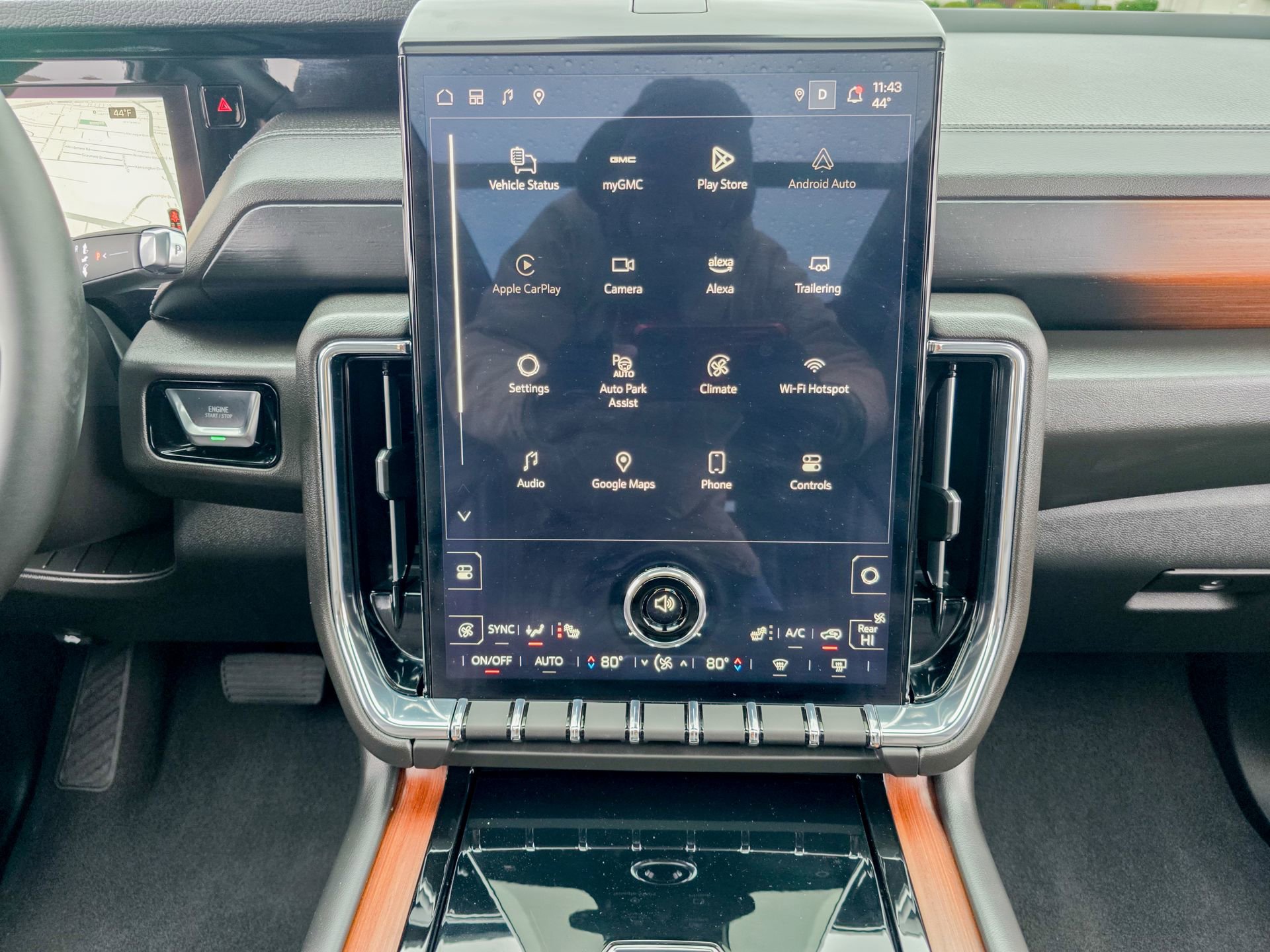 Used 2025 GMC Yukon XL Denali w/ Sun & Power Step Package image 49