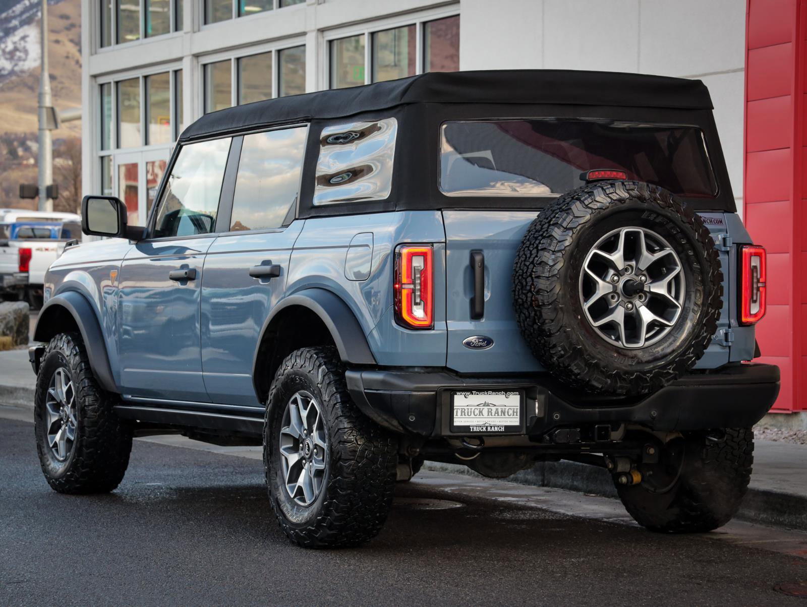 Used 2024 Ford Bronco Badlands image 5