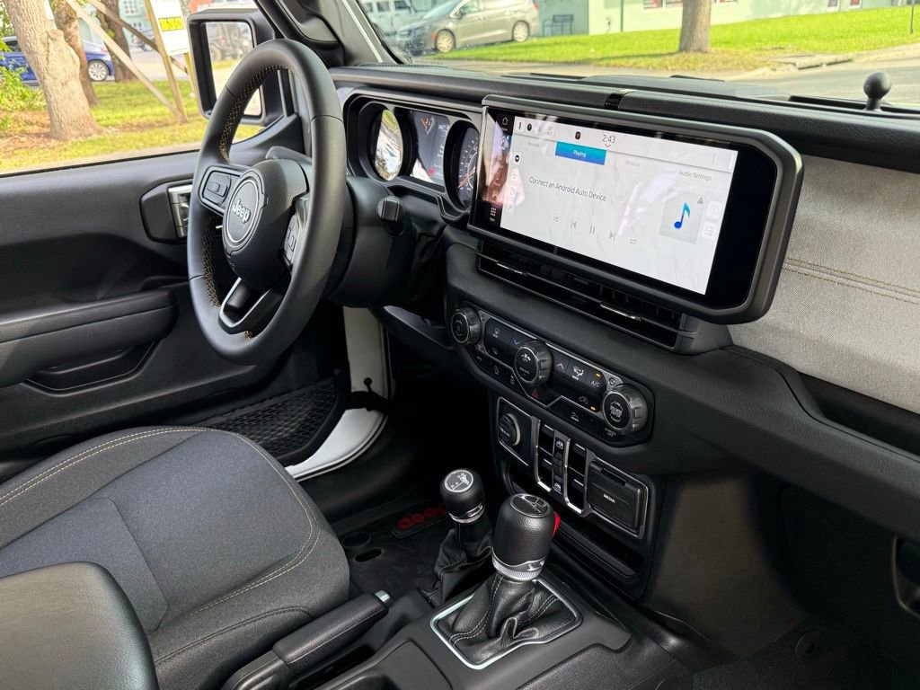 Certified 2024 Jeep Gladiator Sport image 36