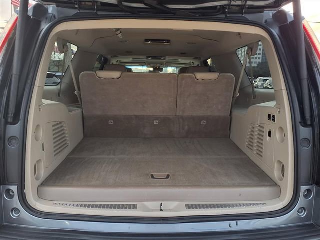 Used 2018 Cadillac Escalade ESV Premium Luxury image 25