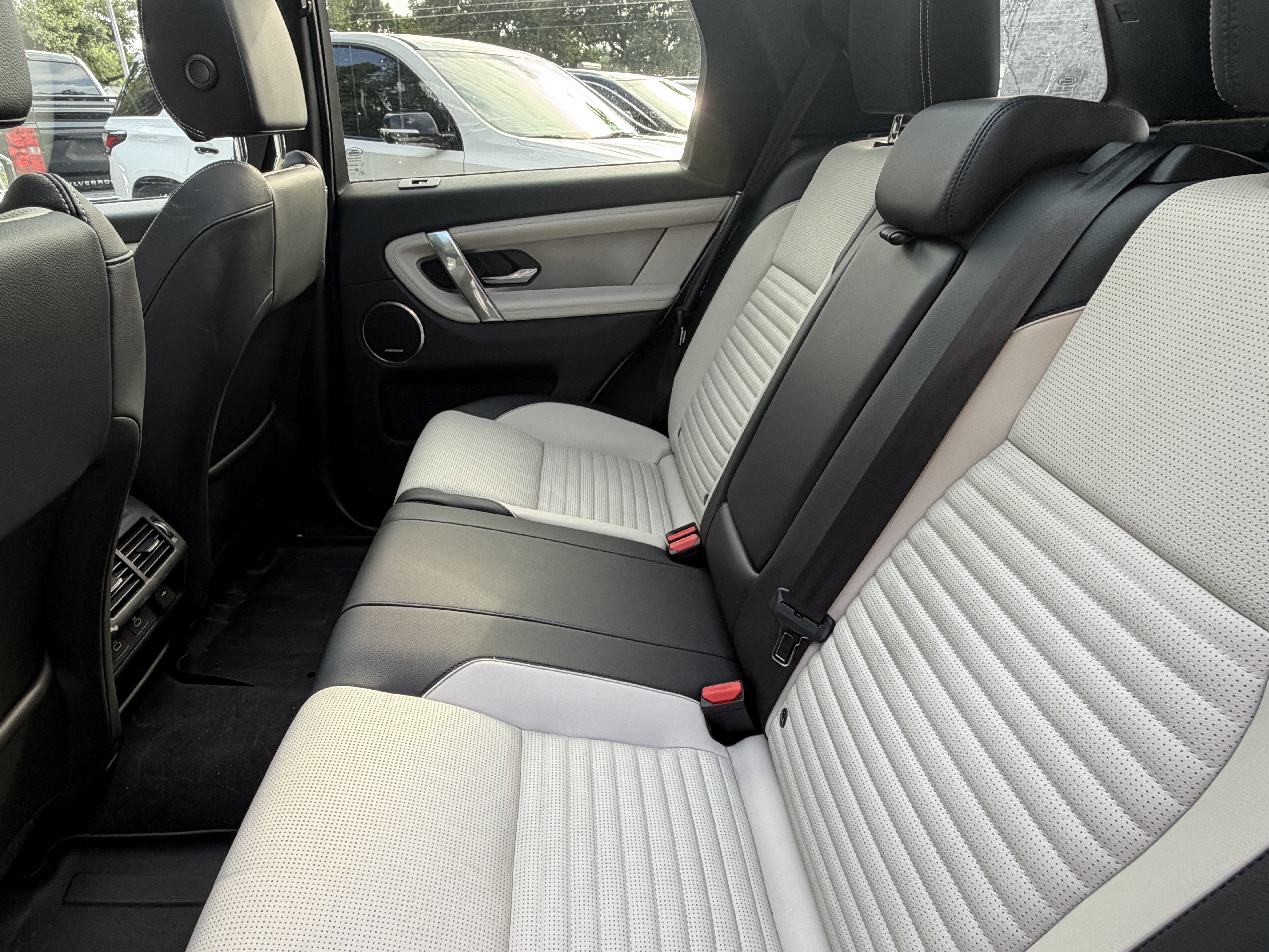 Used 2024 Land Rover Discovery Sport Dynamic SE AWD/4WD image 31