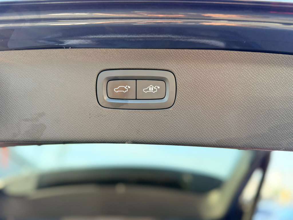 Used 2023 Volvo XC90 B5 Core w/ Climate Package AWD/4WD image 18