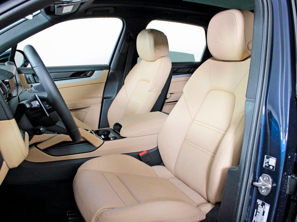 Certified 2026 Porsche Cayenne E-Hybrid AWD/4WD image 5