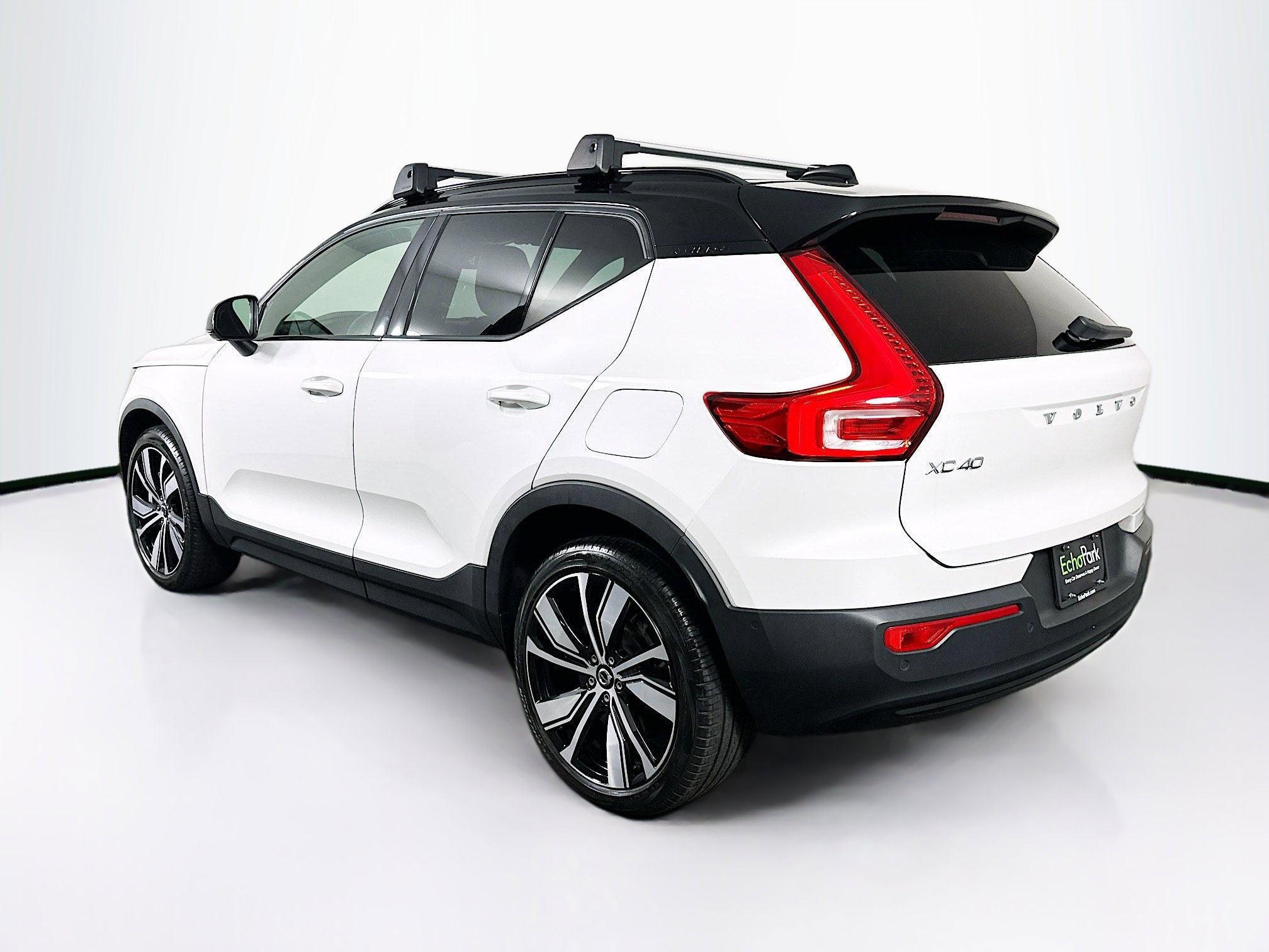 Used 2022 Volvo XC40 P8 Recharge Plus image 5