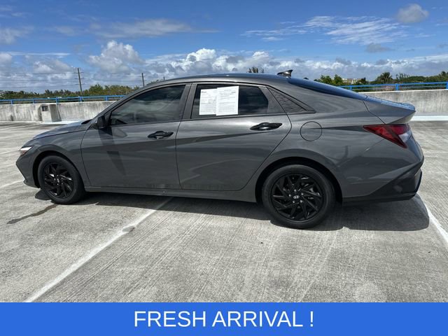 Used 2024 Hyundai Elantra SEL image 14