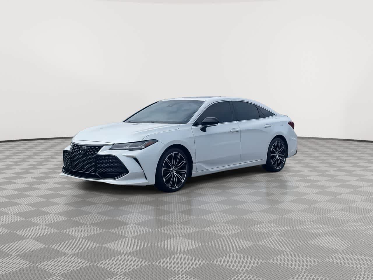 Used 2019 Toyota Avalon Touring FWD image 4