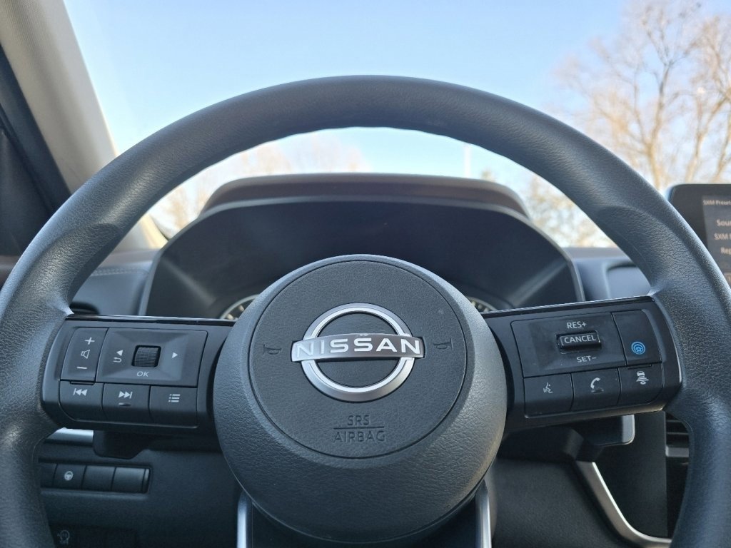 Used 2023 Nissan Rogue SV image 20