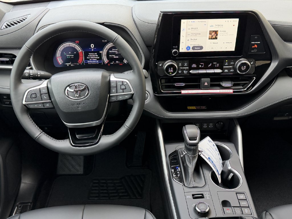 Used 2026 Toyota Highlander XSE AWD/4WD image 12